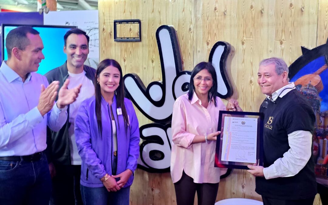 Gobierno Bolivariano entrega certificado de IGP y Autorización de Uso a Cocuy Larense